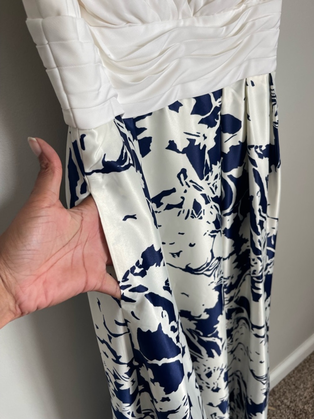 AIDAN MATTOX | White Bodice Navy Floral A-Line Maxi Dress Sz 10 - Picture 4 of 9